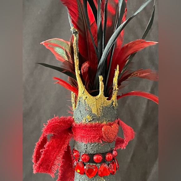 Queen of Hearts Mixed Media Decorative Bottle Art Piece - Picture 8 of 9